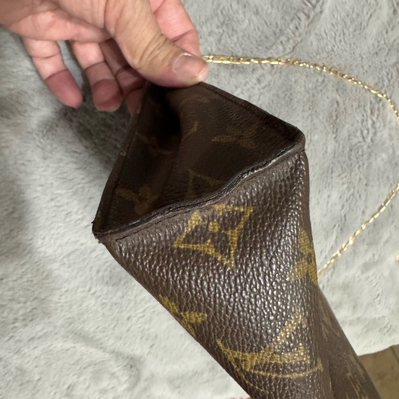 Louis Vuitton EUC Monogram Pouch with Gold Chain - Picture 3 of 8